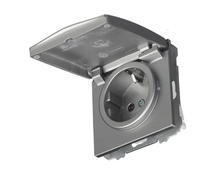 Розетка 1-на з кришкою 2P+Z, ШУКО SIEMENS DELTA Style 16А, 250V, платина металік