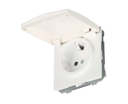 Розетка 1-на з кришкою 2P+Z, ШУКО SIEMENS DELTA Style 16А, 250V, біл.полярний