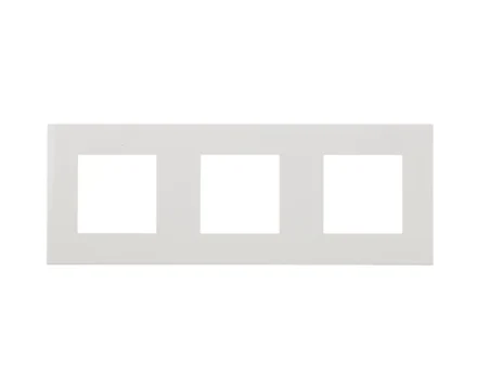 Рамка 3-на EFAPEL QUADRO білий матовий