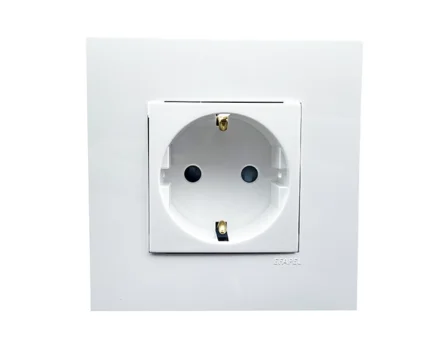 Розетка 1-на з з/к, ШУКО EFAPEL QUADRO 16А, 250V білий матовий