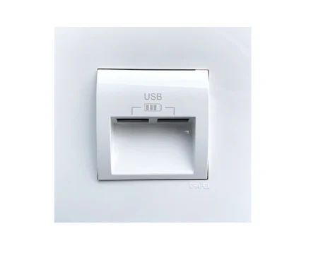 Розетка 2-на USB зарядний пристрій тип A EFAPEL QUADRO, 3А, білий матовий