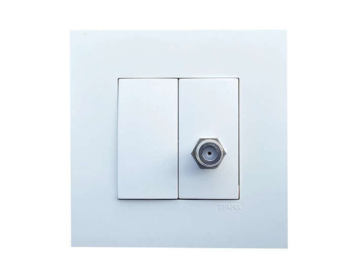 4697912 SBM Розетка TV базова EFAPEL QUADRO тип F білий матовий