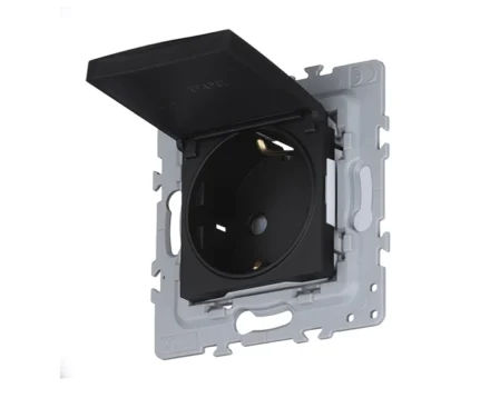 Розетка 1-на з кришк. з з/к, ШУКО EFAPEL Latina 16А, 250V чорний матовий