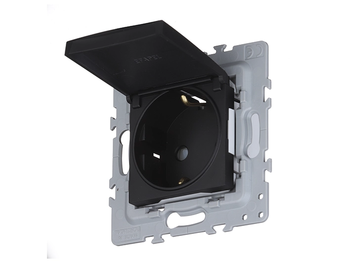4712812 SPM Розетка 1-на з кришк. з з/к, ШУКО EFAPEL Latina 16А, 250V чорний матовий