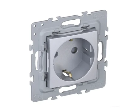 Розетка 1-на з з/к, ШУКО EFAPEL Latina 16А, 250V, алюміній