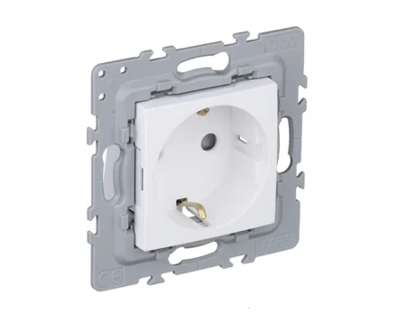 Розетка 1-на з з/к, ШУКО EFAPEL Latina 16А, 250V білий матовий