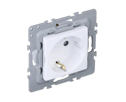 Розетка 1-на з з/к, ШУКО EFAPEL Latina 16А, 250V білий глянцевий