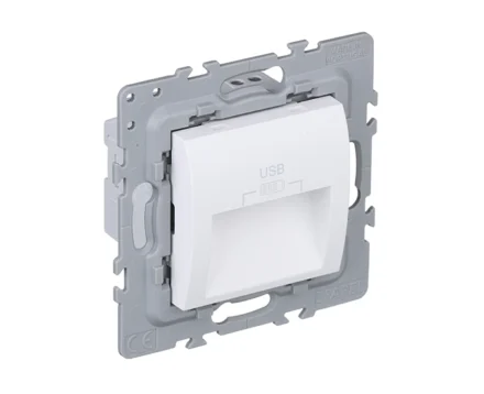 Розетка 2-на USB зарядний пристрій тип A EFAPEL Latina, 3А, білий матовий