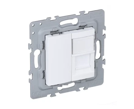 Розетка PC EFAPEL Latina RJ45 5e білий матовий