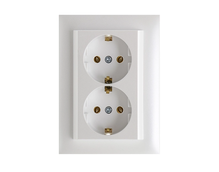 90331 TGE Розетка подвійна ШУКО LOGUS 250V/16A металік крижаний